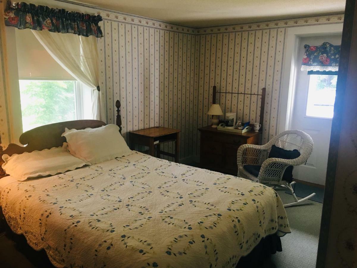 Carriage Barn Inn Keene Extérieur photo