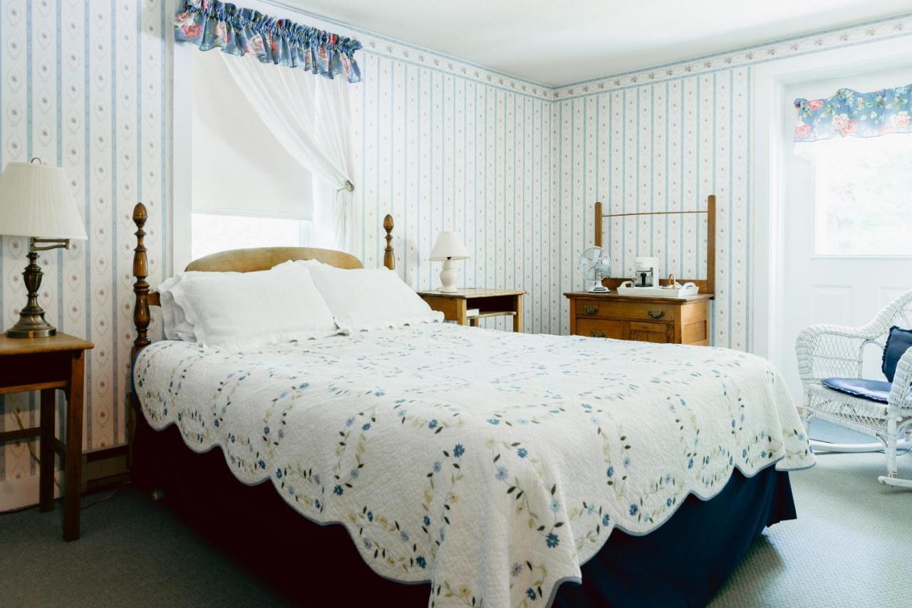 Carriage Barn Inn Keene Extérieur photo